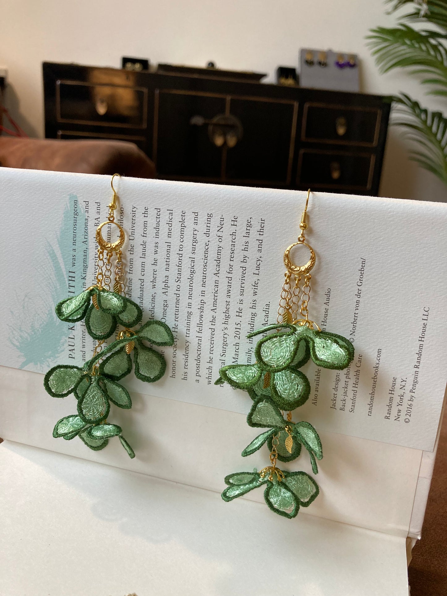 Summer• Unique Design Statement Green Flower Dangling Earrings