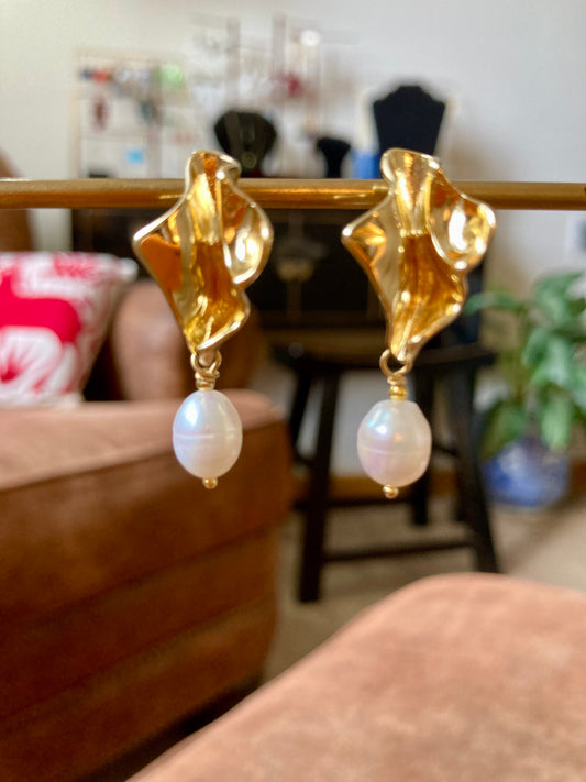 Freshwater Pearl Contemporary Design Golden Stud Dangling Earrings