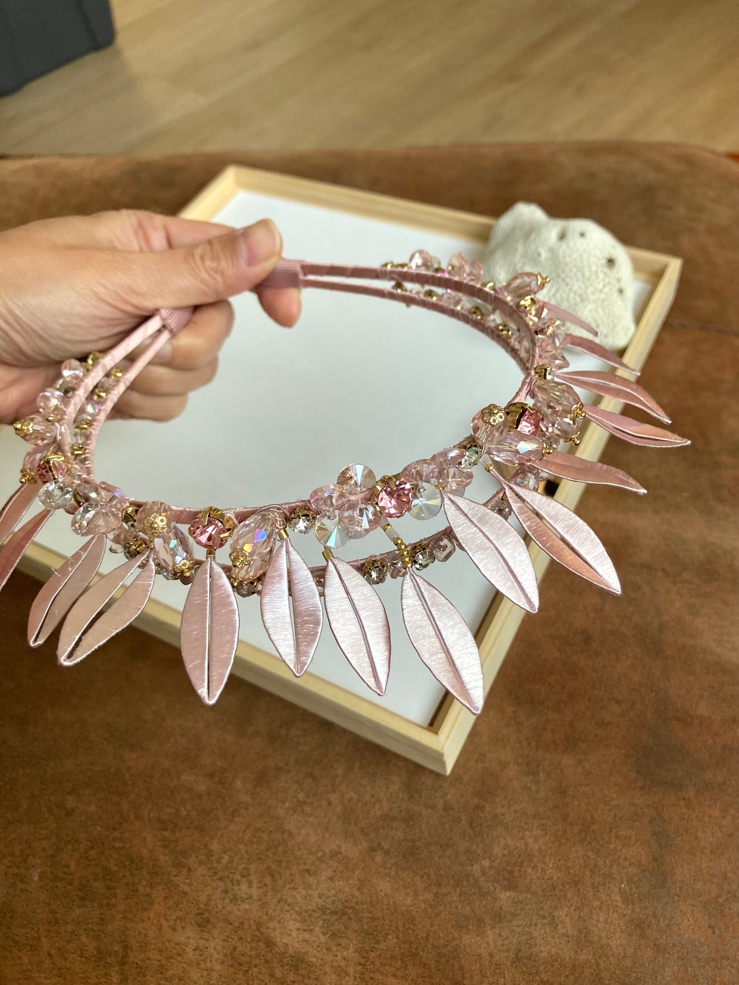 Unique Design Crown & Choker 2-IN-1