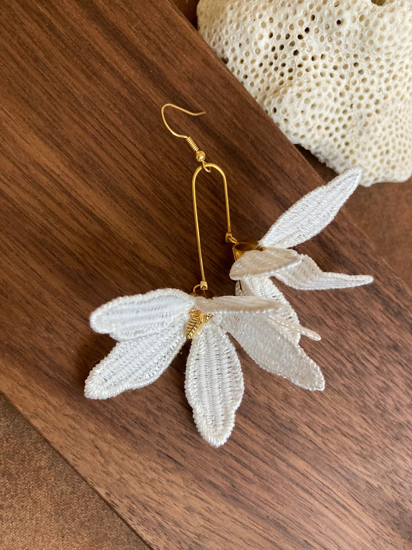 Eleanor•Statement Simplicity Design White Floral Dangling Earrings