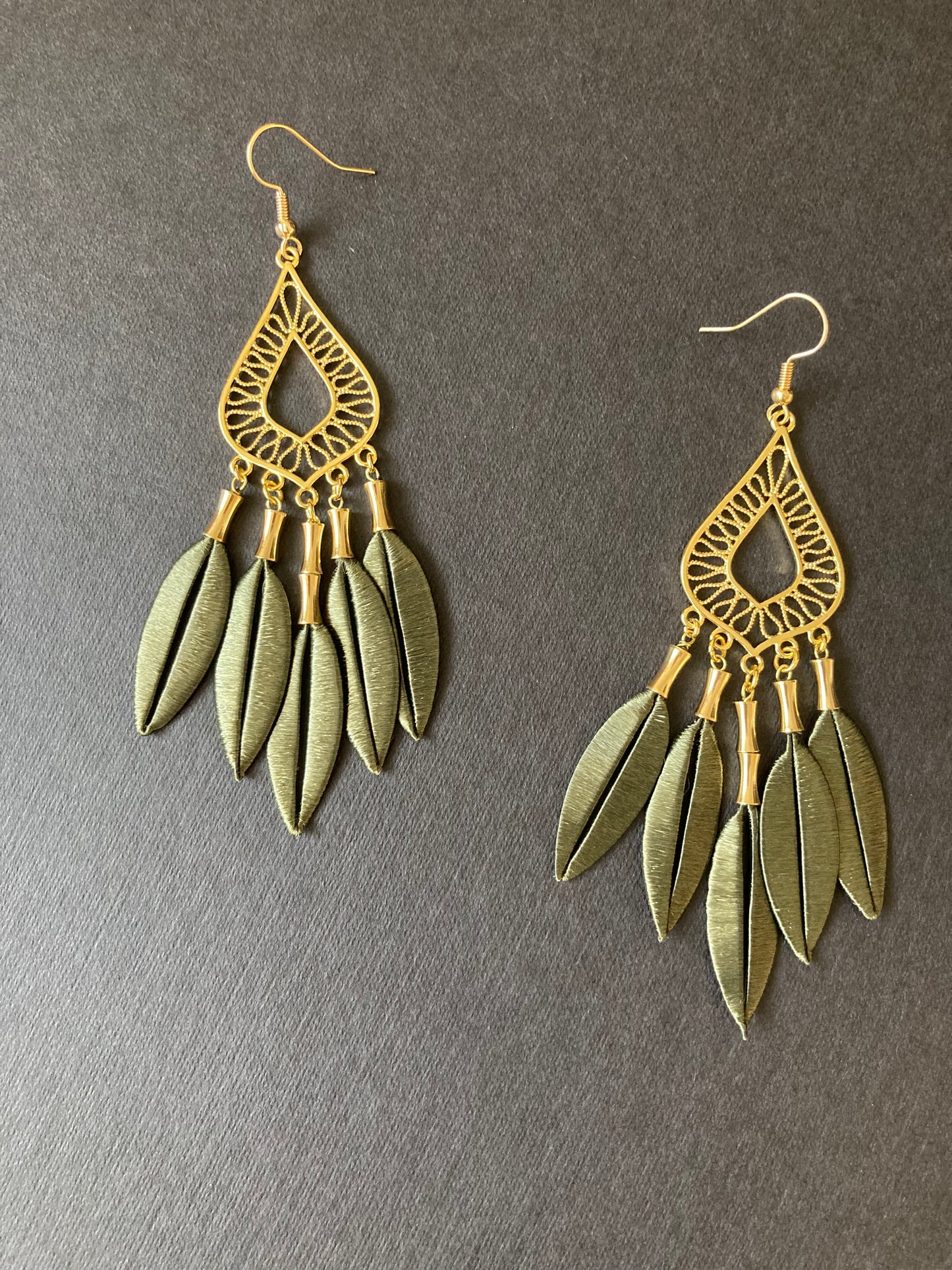 Gorgeous Shiny Hand-wrapped Shiny Seaweed Green Silky Thread Tree Leaf Earrings