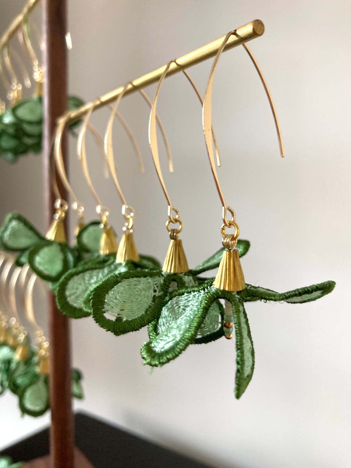 Summer• Unique Design Statement Green Flower Dangling Earrings