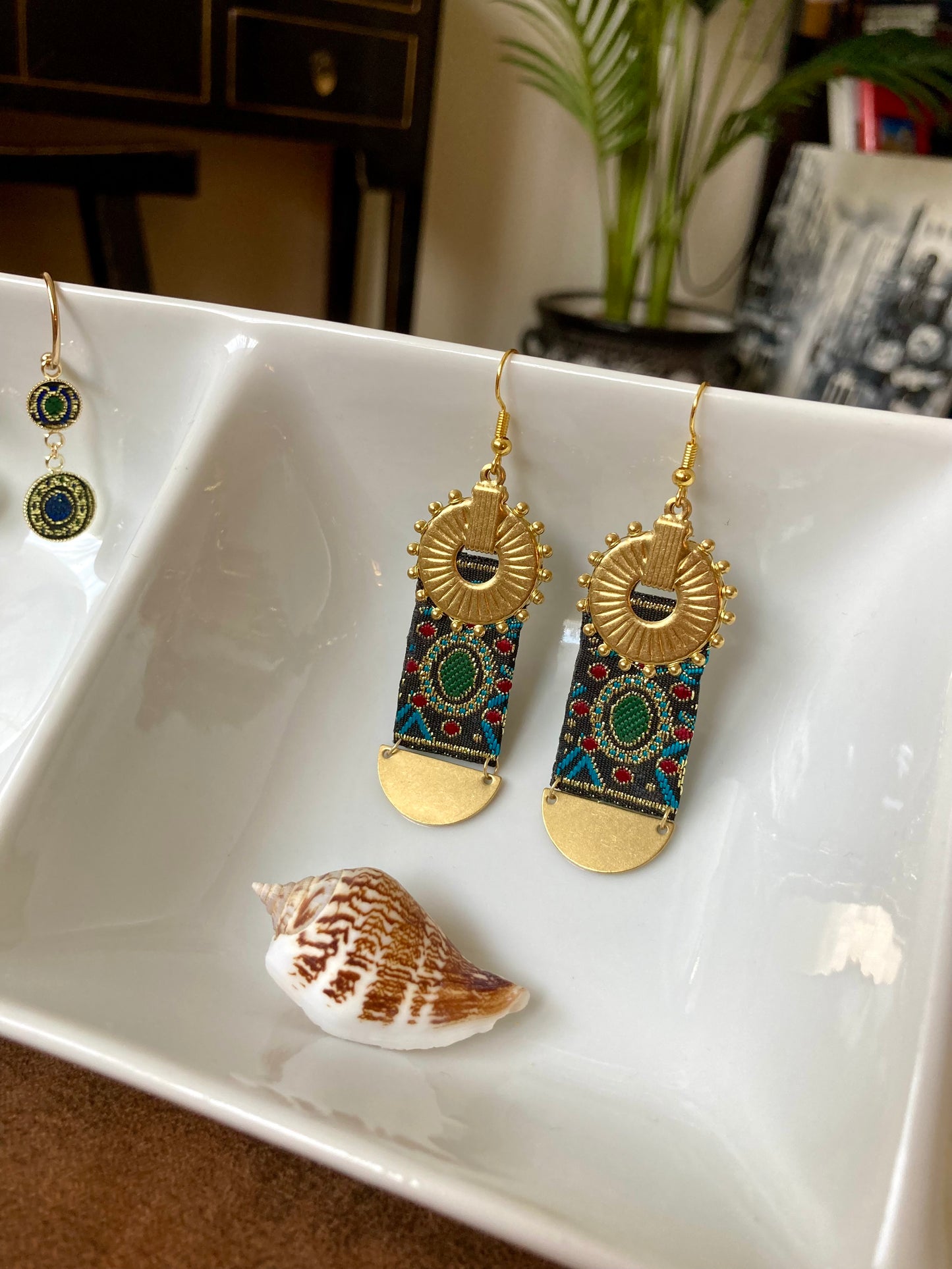 Sun.Sky.Moon • Aztec-Statement Contemporary Design Golden Earrings