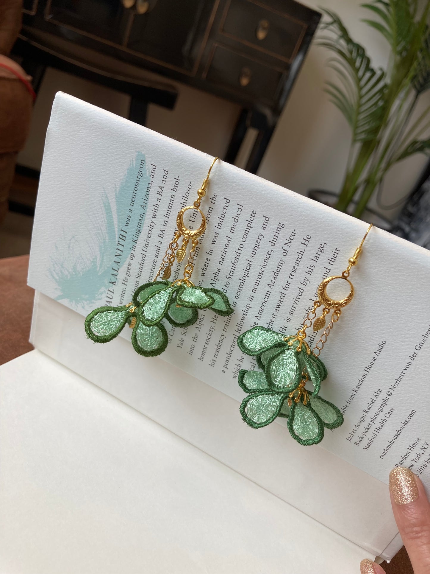 Summer• Unique Design Statement Green Flower Dangling Earrings