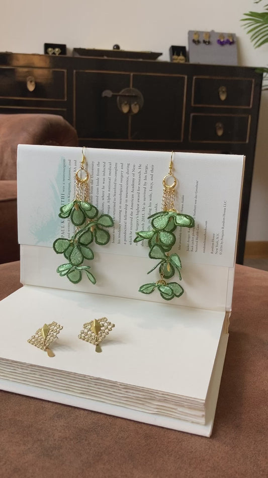 Summer• Unique Design Statement Green Flower Dangling Earrings